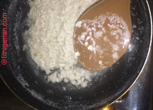 heating-coconut-milk heating-coconut-milk-step-8